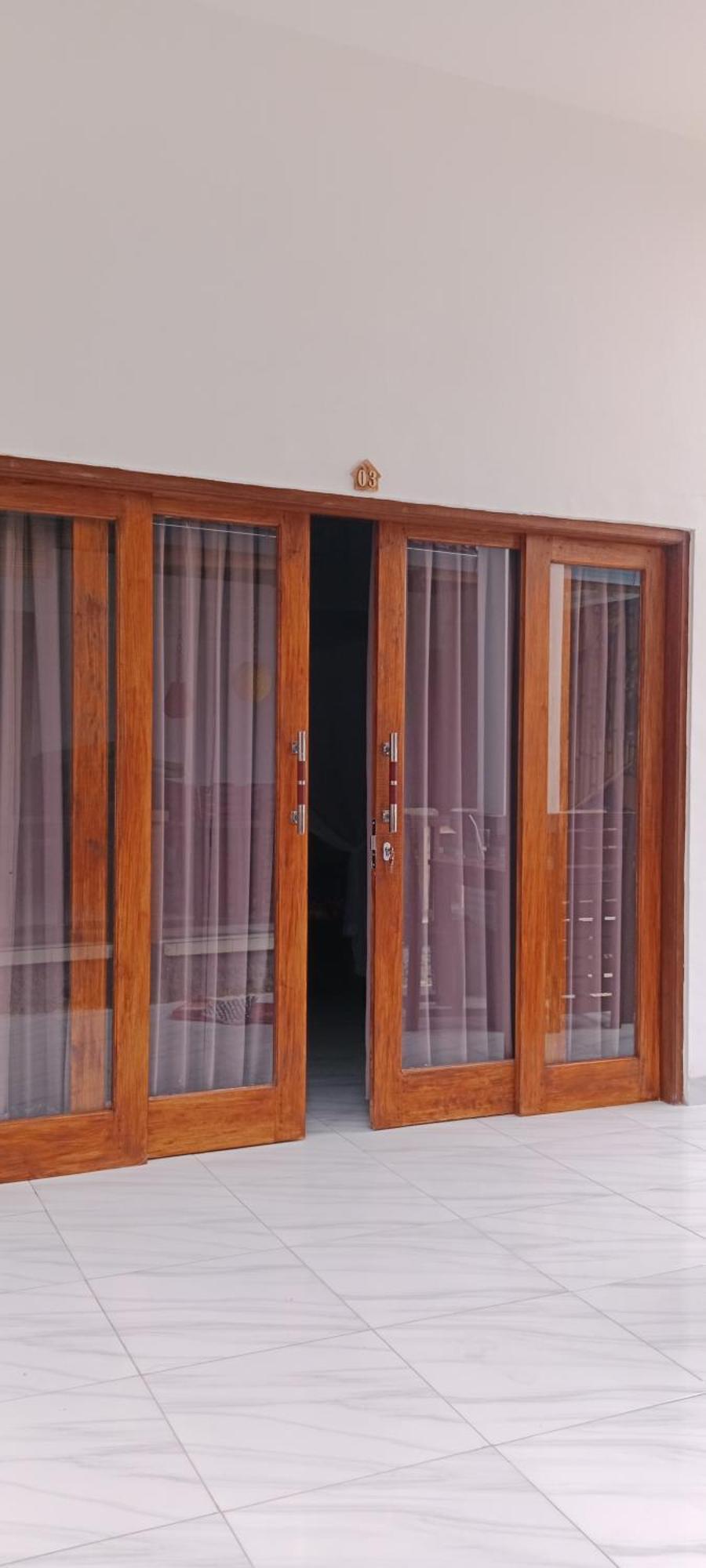 Beten Enjung Home Stay&Waroeng Amed Extérieur photo