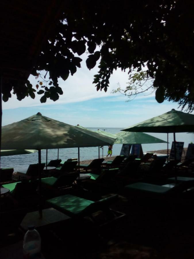 Beten Enjung Home Stay&Waroeng Amed Extérieur photo
